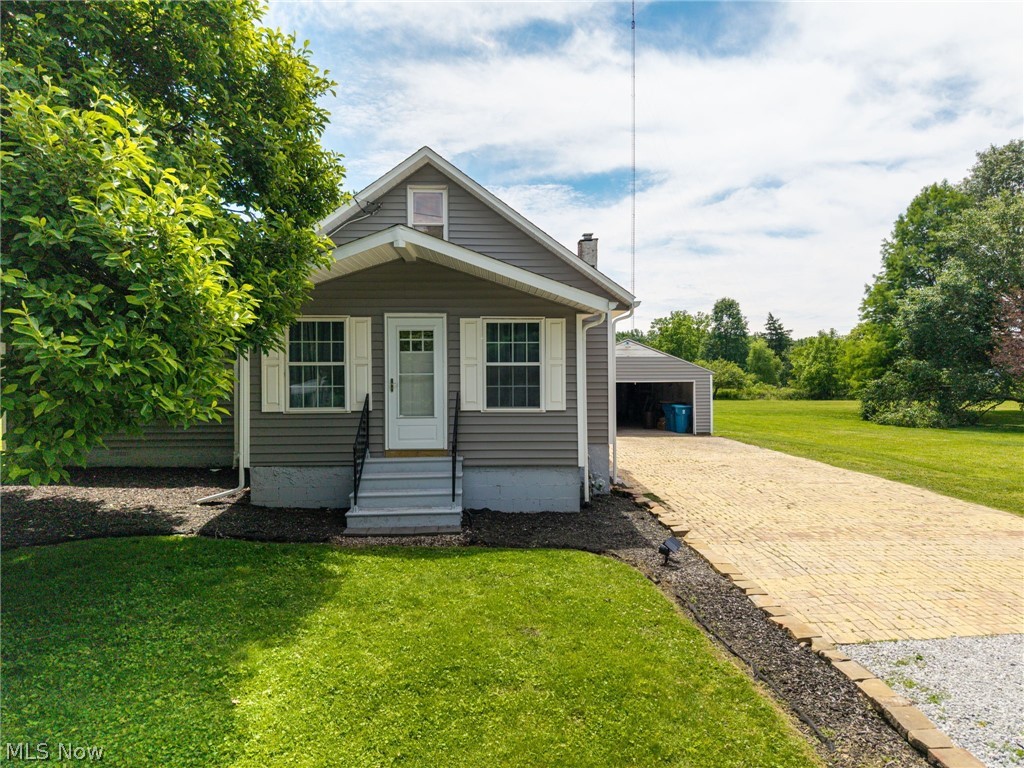 1740 Anton Street Akron OH 44320