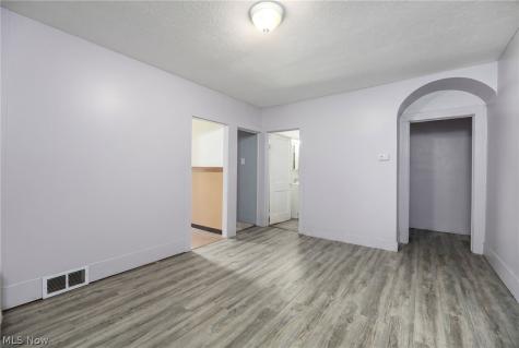 1740 Anton Street Akron OH 44320