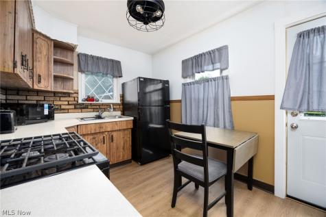 1740 Anton Street Akron OH 44320