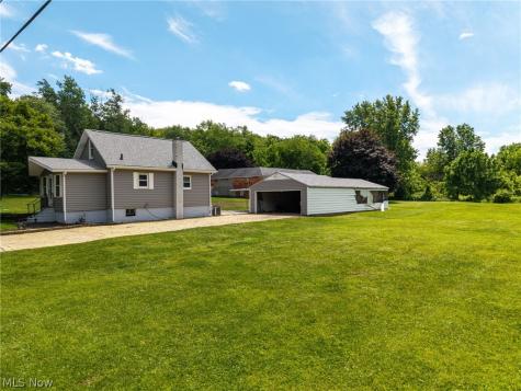 1740 Anton Street Akron OH 44320