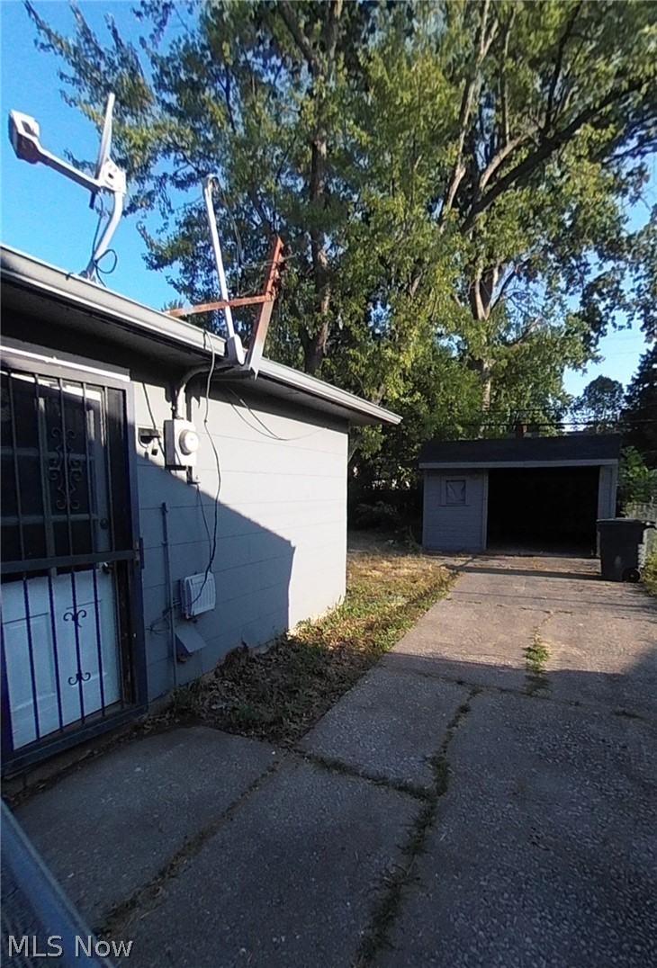 12510 Summerland Avenue Cleveland OH 44111