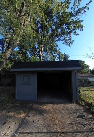 12510 Summerland Avenue Cleveland OH 44111