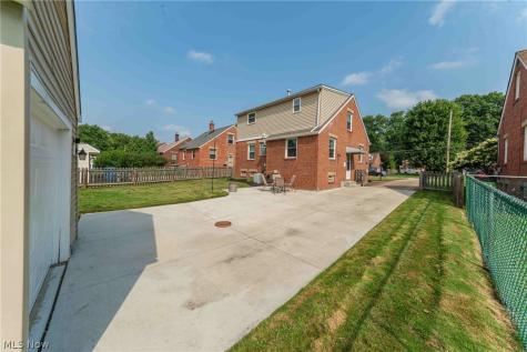 22589 Macbeth Avenue Fairview Park OH 44126
