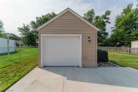 22589 Macbeth Avenue Fairview Park OH 44126