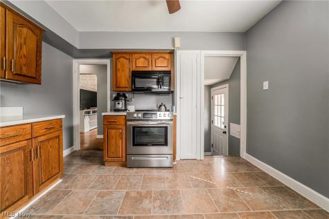 22589 Macbeth Avenue Fairview Park OH 44126