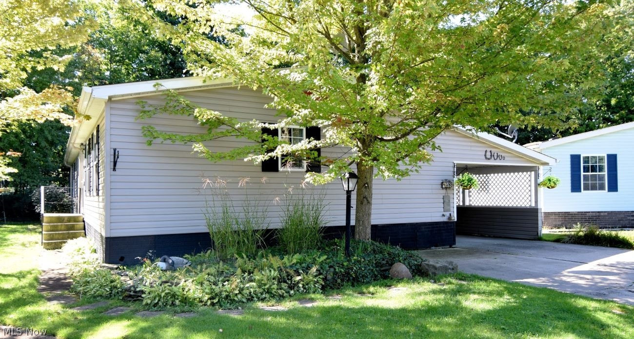 148 Oaktree Lane Hiram OH 44234