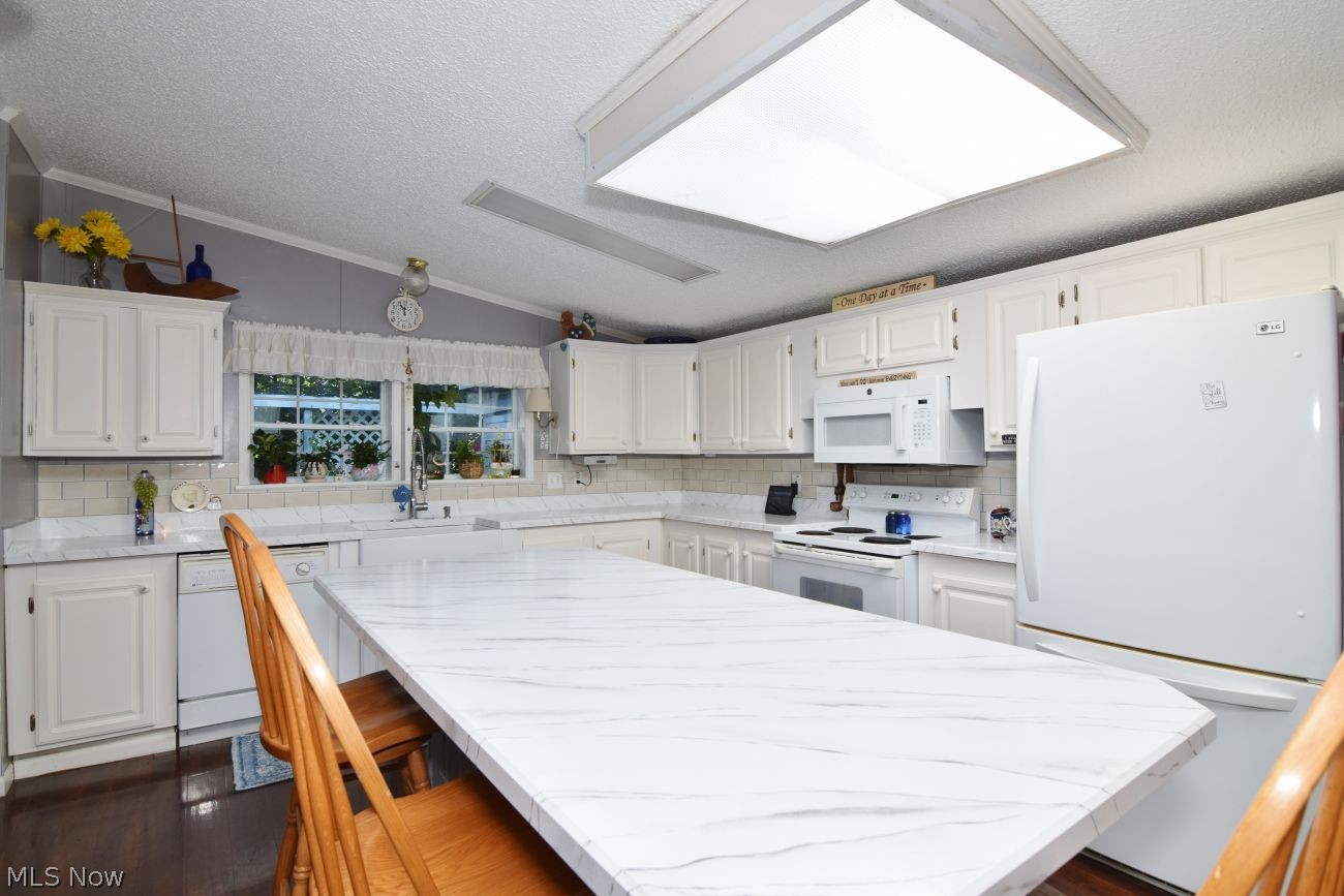 148 Oaktree Lane Hiram OH 44234