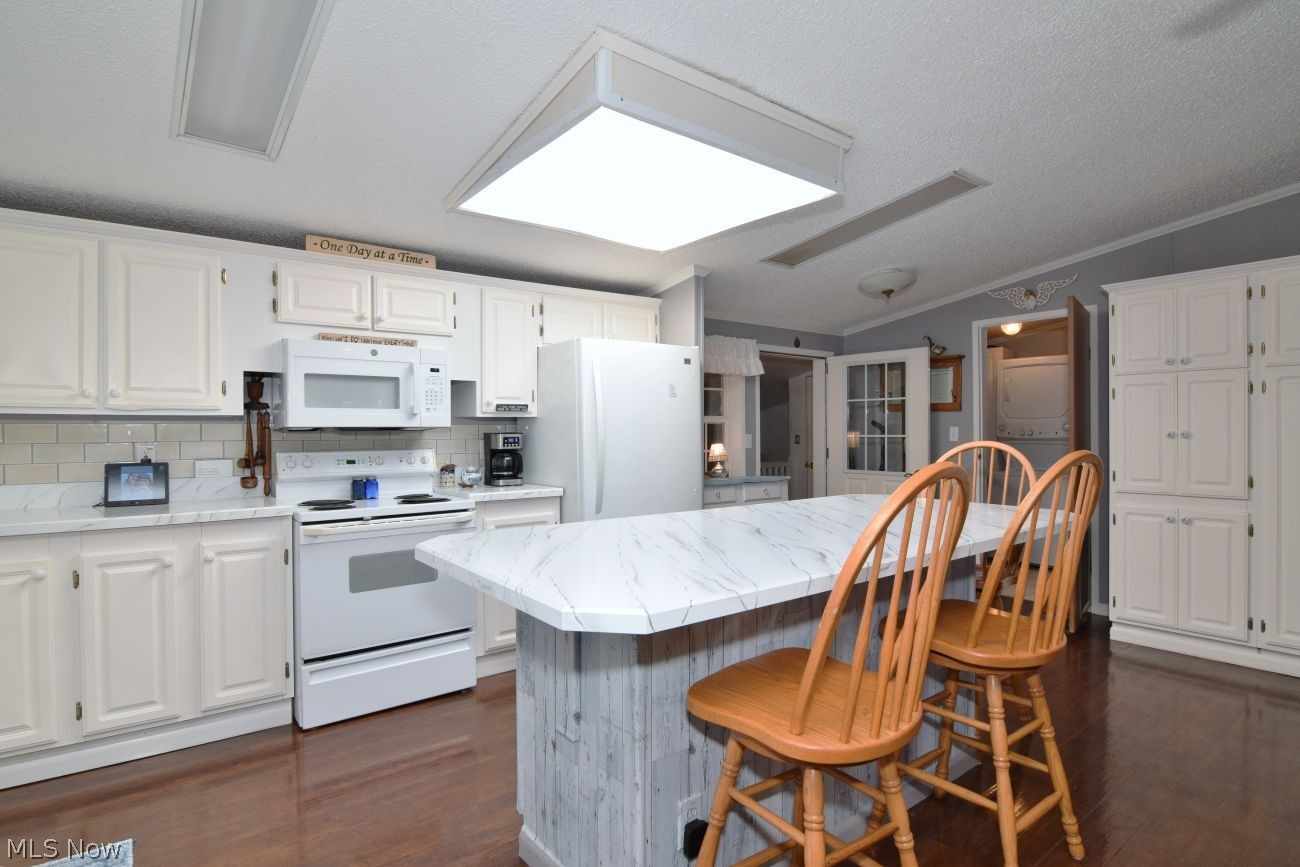 148 Oaktree Lane Hiram OH 44234