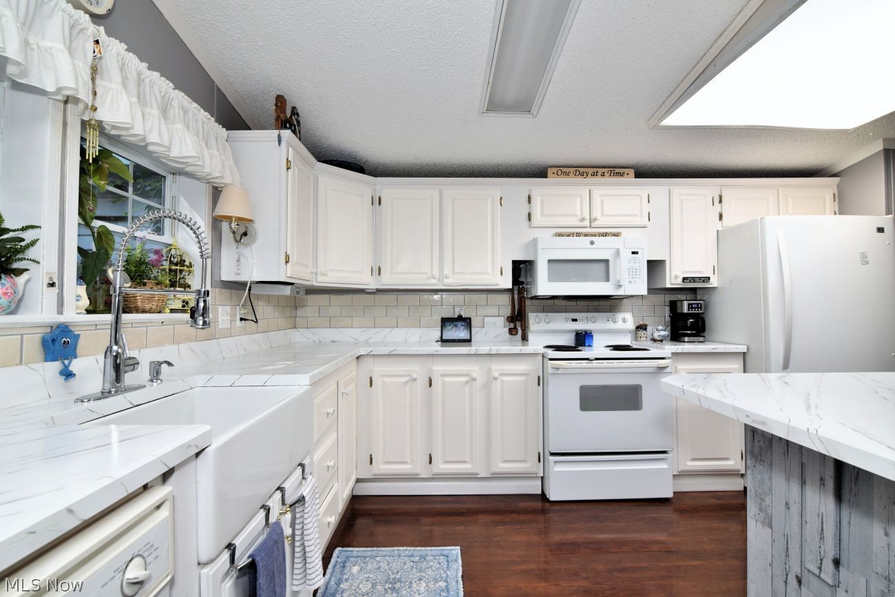 148 Oaktree Lane Hiram OH 44234