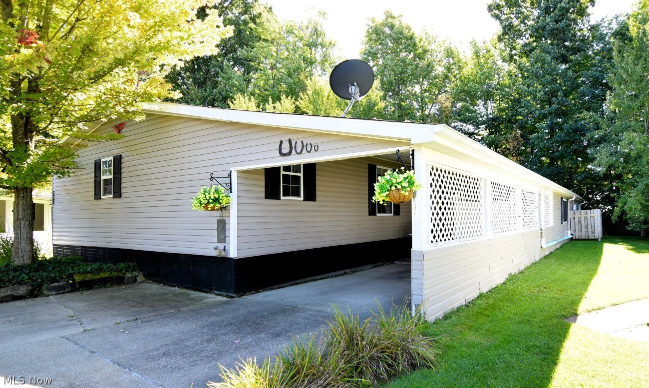 148 Oaktree Lane Hiram OH 44234