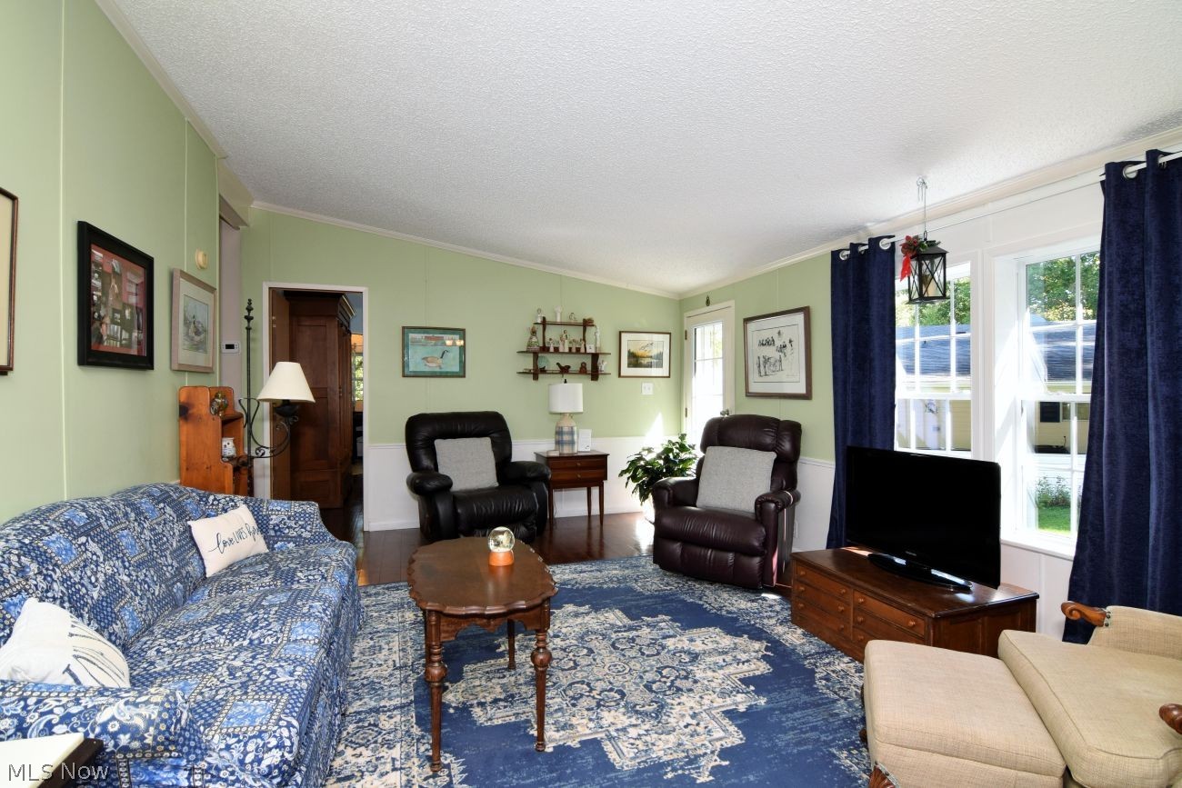 148 Oaktree Lane Hiram OH 44234