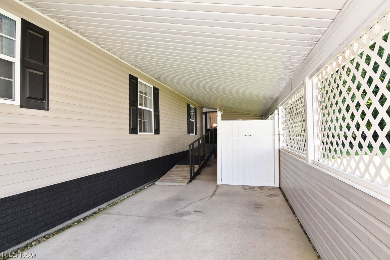 148 Oaktree Lane Hiram OH 44234