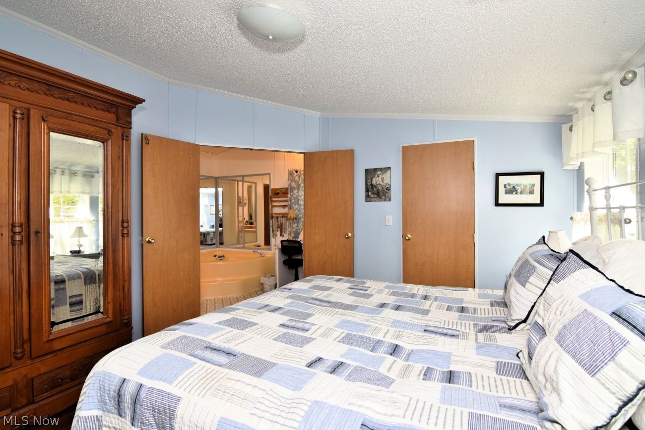 148 Oaktree Lane Hiram OH 44234