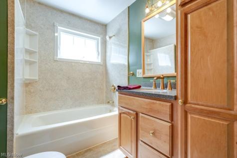 3241 W 231st Street North Olmsted OH 44070