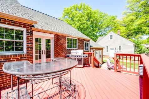 3241 W 231st Street North Olmsted OH 44070