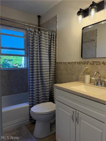2414 Watson Avenue Alliance OH 44601