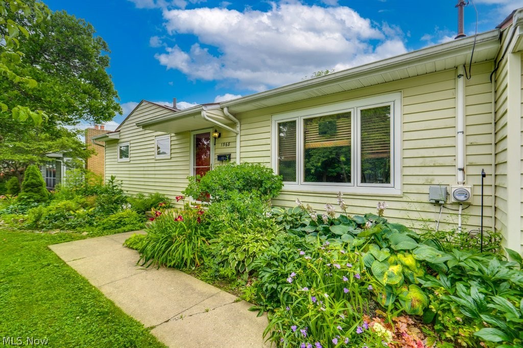 1568 Hagey Drive Barberton OH 44203