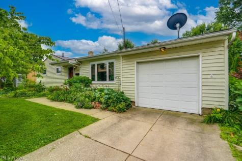 1568 Hagey Drive Barberton OH 44203