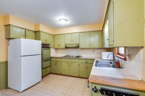1568 Hagey Drive Barberton OH 44203