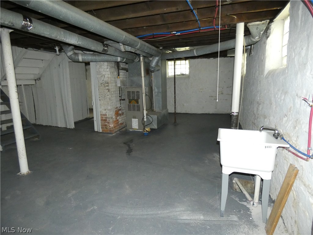 462 E 109th Street Cleveland OH 44108
