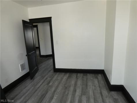 462 E 109th Street Cleveland OH 44108