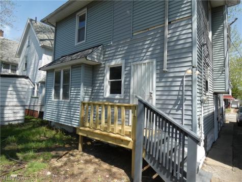 462 E 109th Street Cleveland OH 44108