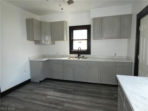 462 E 109th Street Cleveland OH 44108