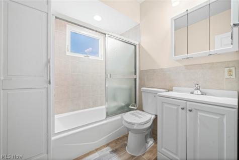 3276 W 130th Cleveland OH 44111