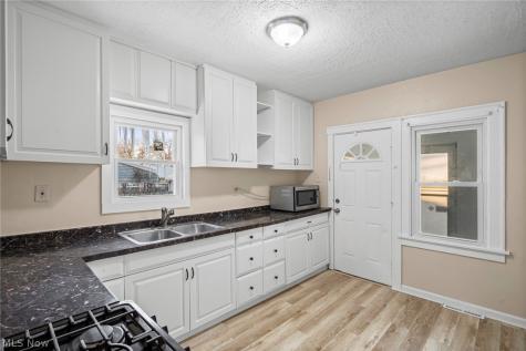 3276 W 130th Cleveland OH 44111