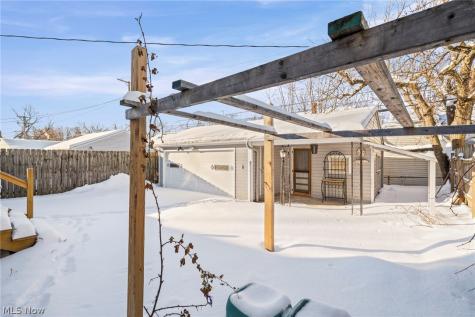 3276 W 130th Cleveland OH 44111