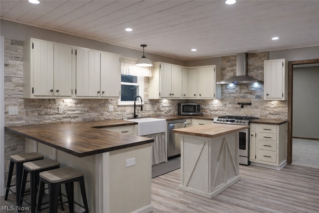 5802 Russia Road South Amherst OH 44001