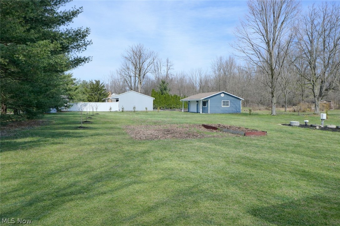 5802 Russia Road South Amherst OH 44001