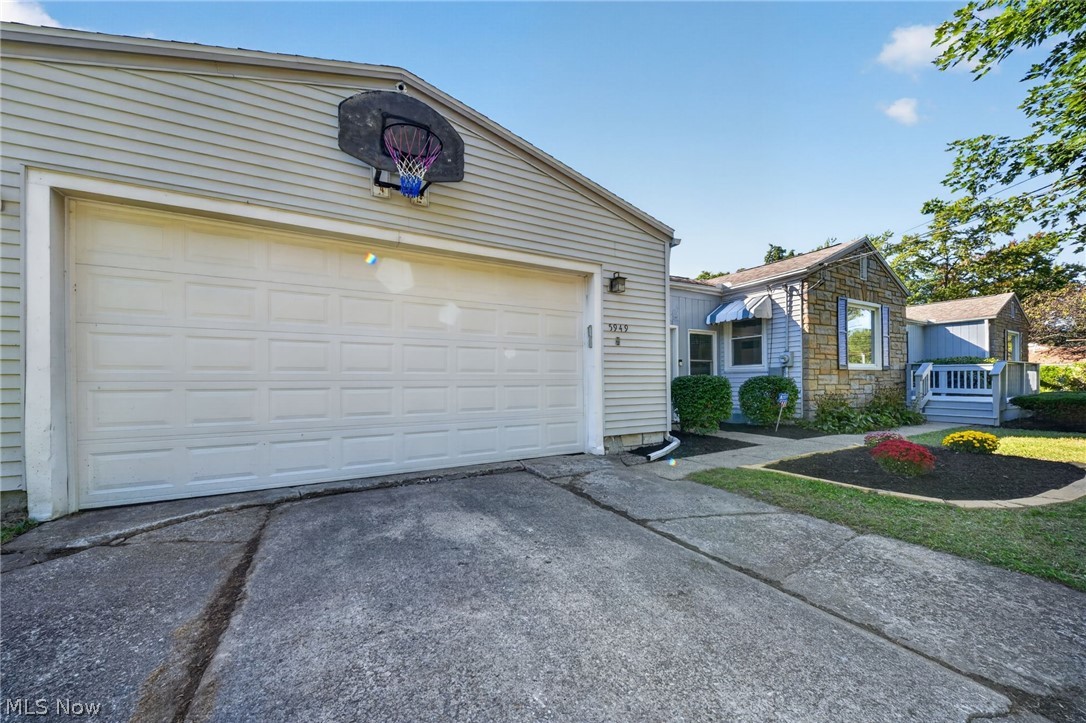 5949 Knollwood Drive Ashtabula OH 44004