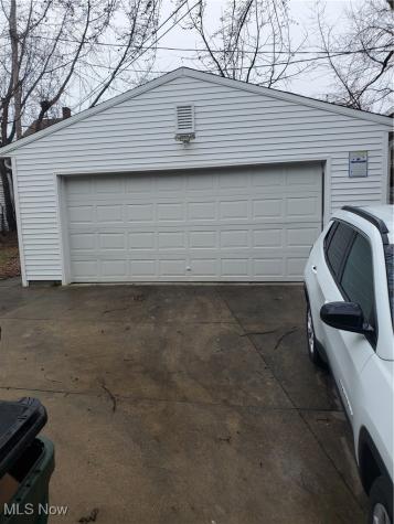 13710 Thornhurst Avenue Garfield Heights OH 44105