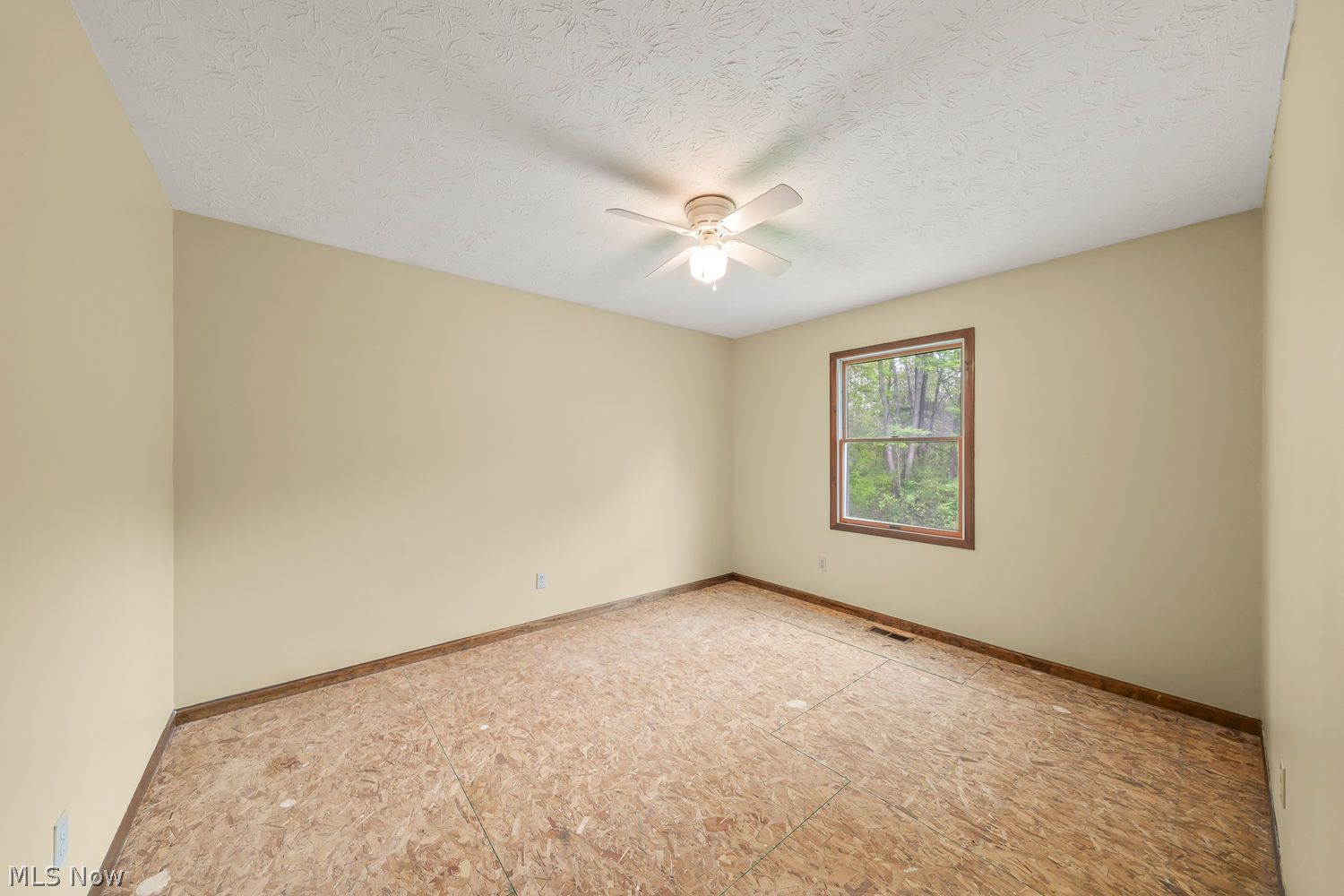 10703 Jones Road Diamond OH 44412