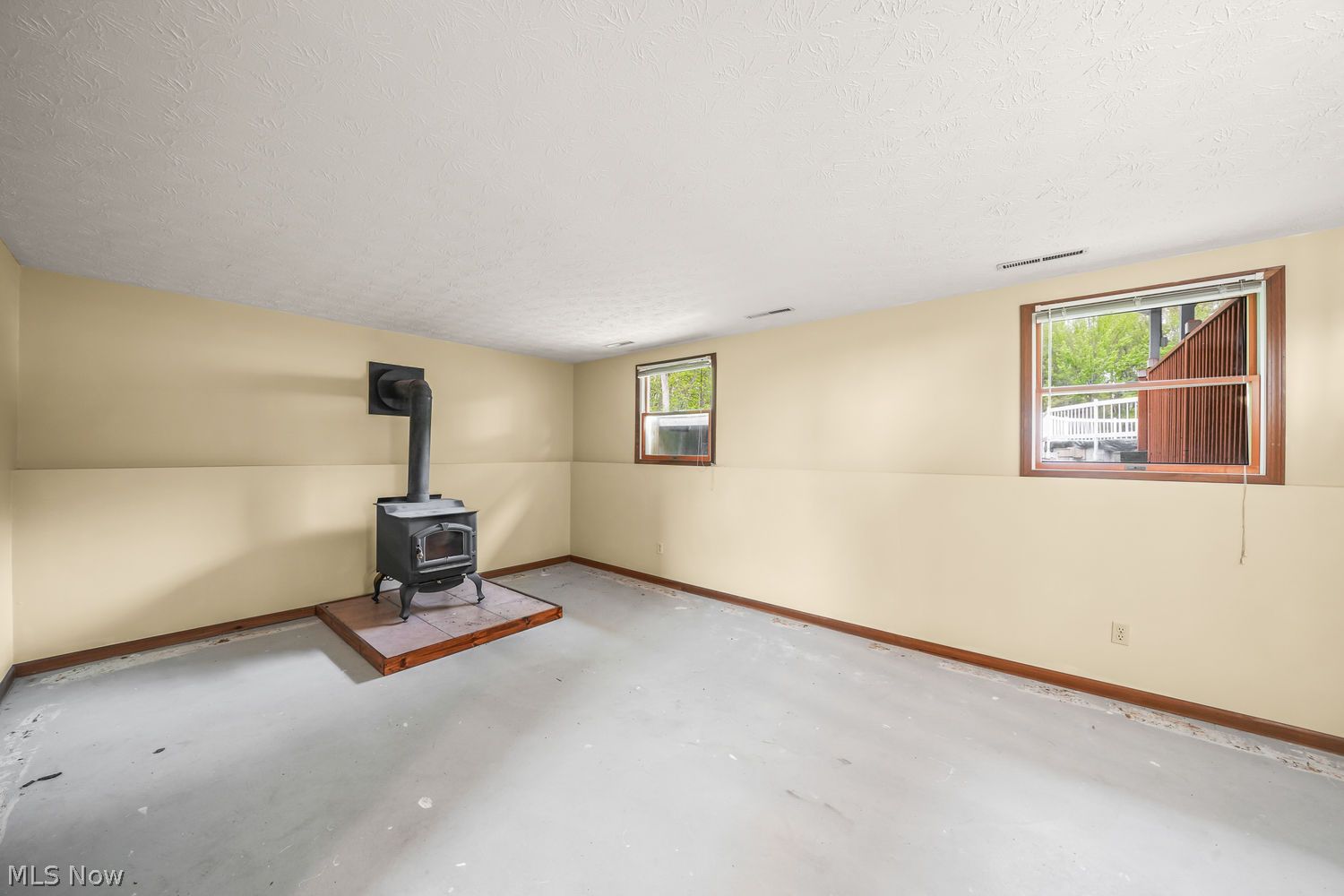 10703 Jones Road Diamond OH 44412