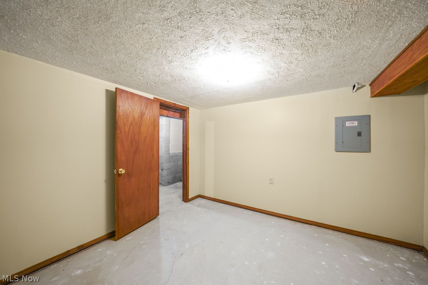 10703 Jones Road Diamond OH 44412