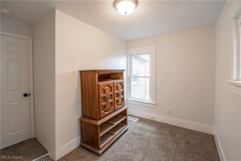 817 Halter Court NW Canton OH 44708