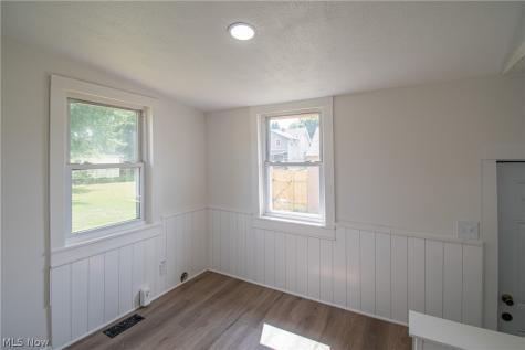 817 Halter Court NW Canton OH 44708