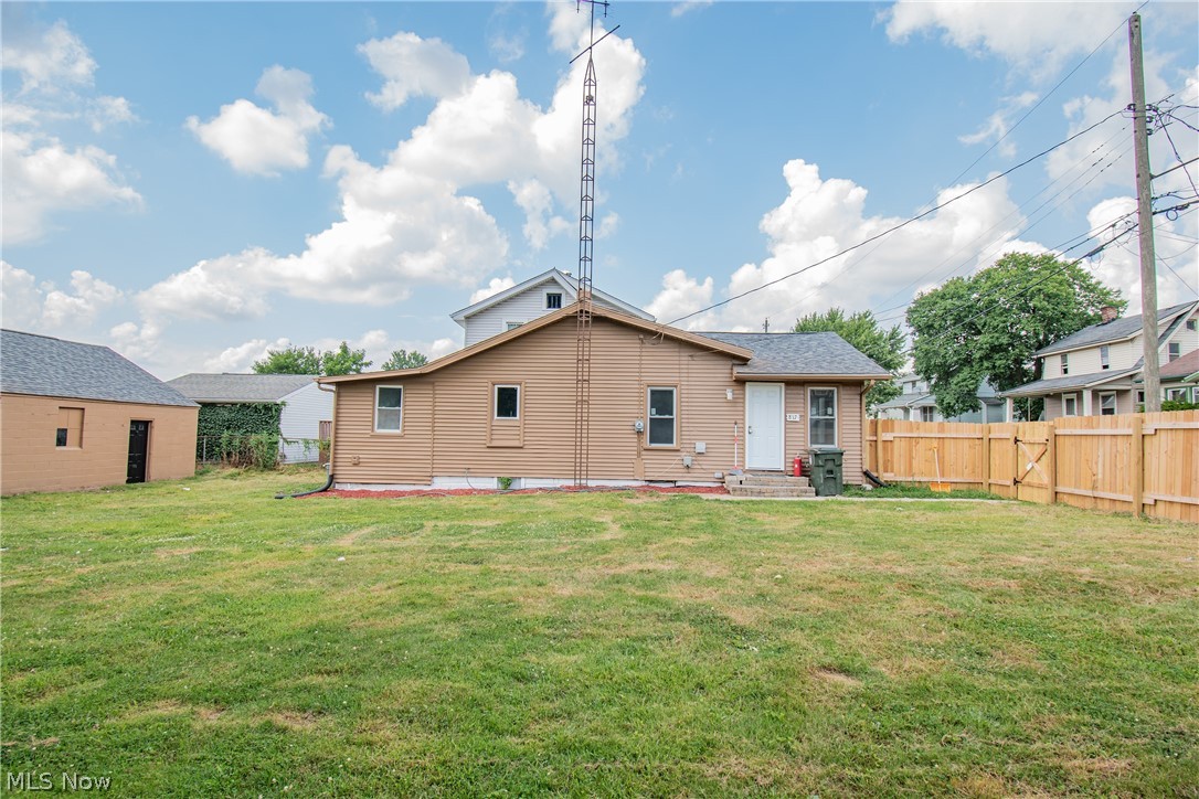 817 Halter Court NW Canton OH 44708