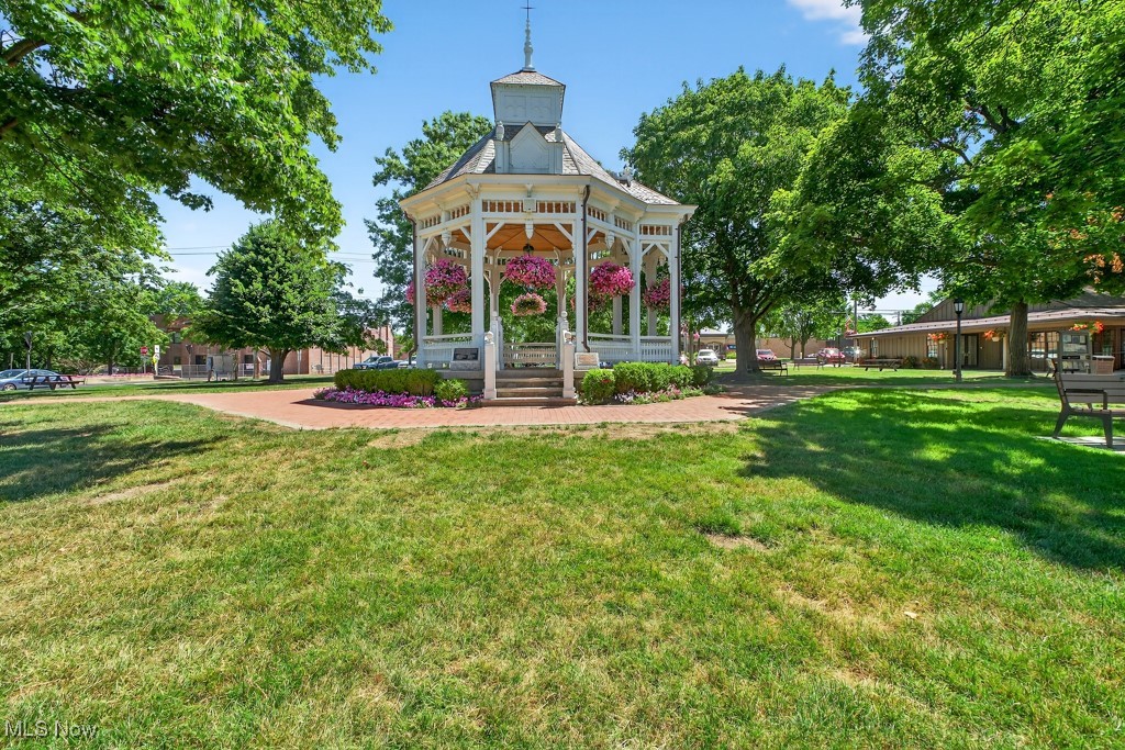 308 N Hambden Street Chardon OH 44024