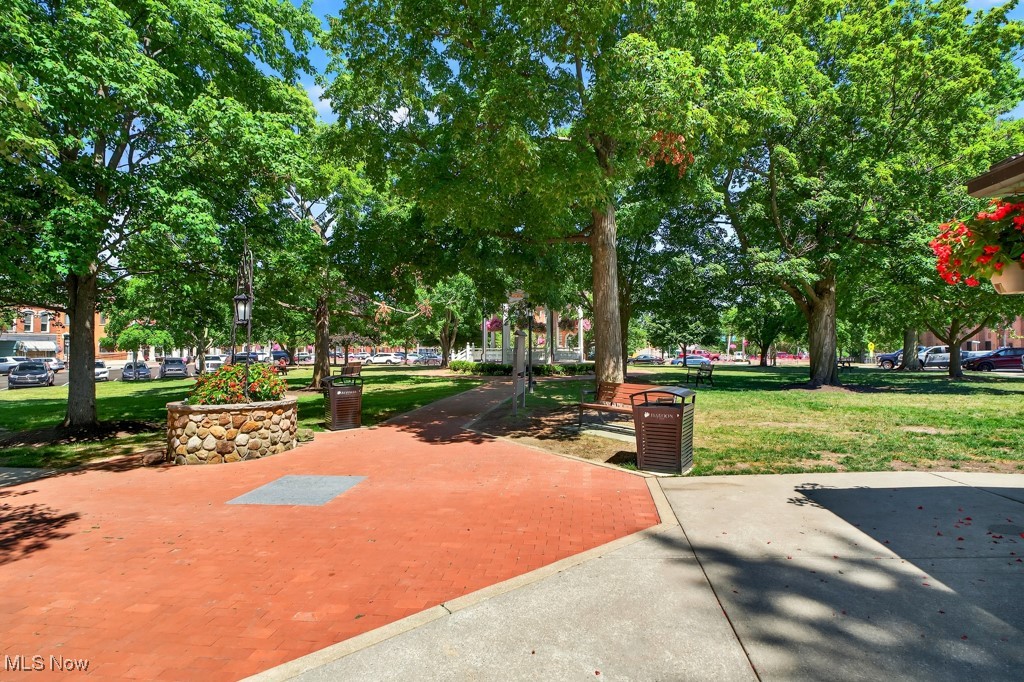 308 N Hambden Street Chardon OH 44024