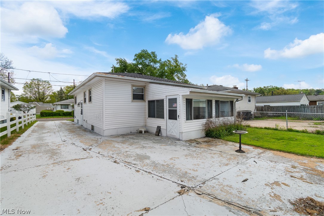 64 Kreiner Avenue Akron OH 44312