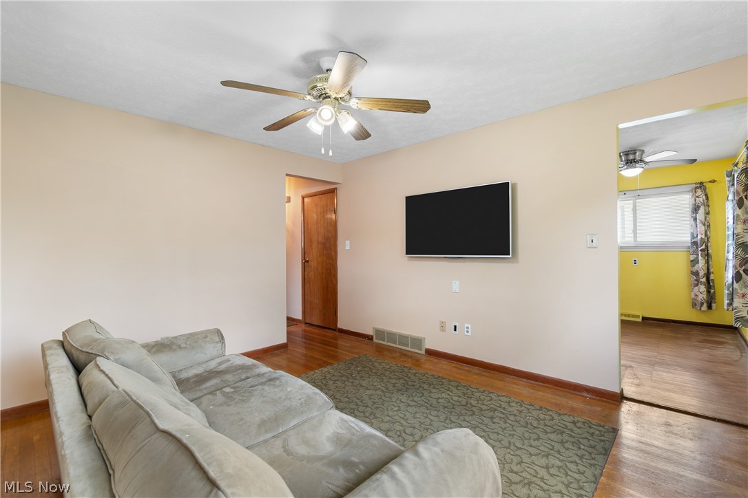 64 Kreiner Avenue Akron OH 44312