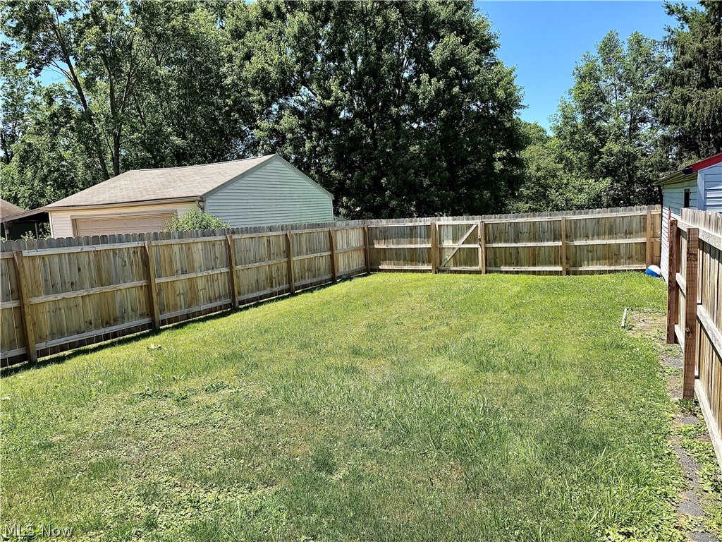 1520 Gypsy Lane Niles OH 44446