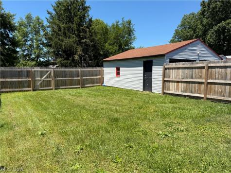 1520 Gypsy Lane Niles OH 44446