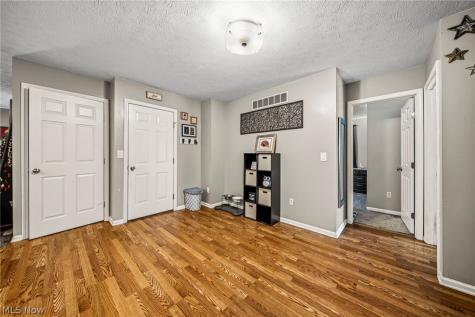 2854 Berne Street Akron OH 44312