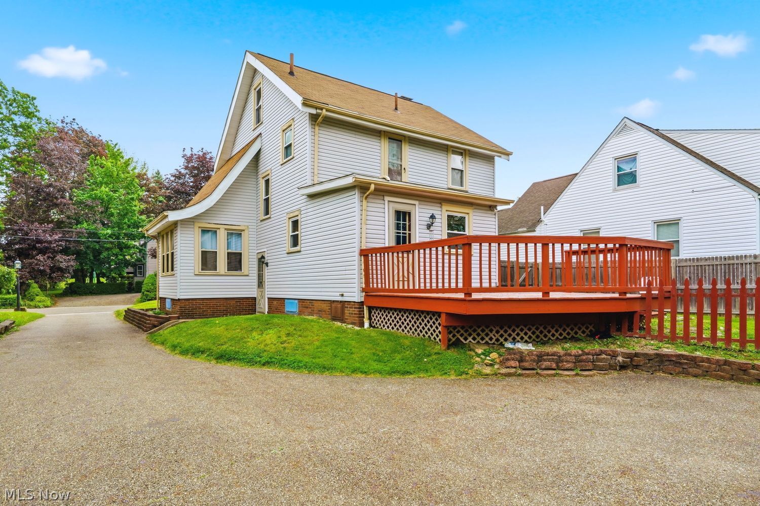 802 26th Street NE Canton OH 44714