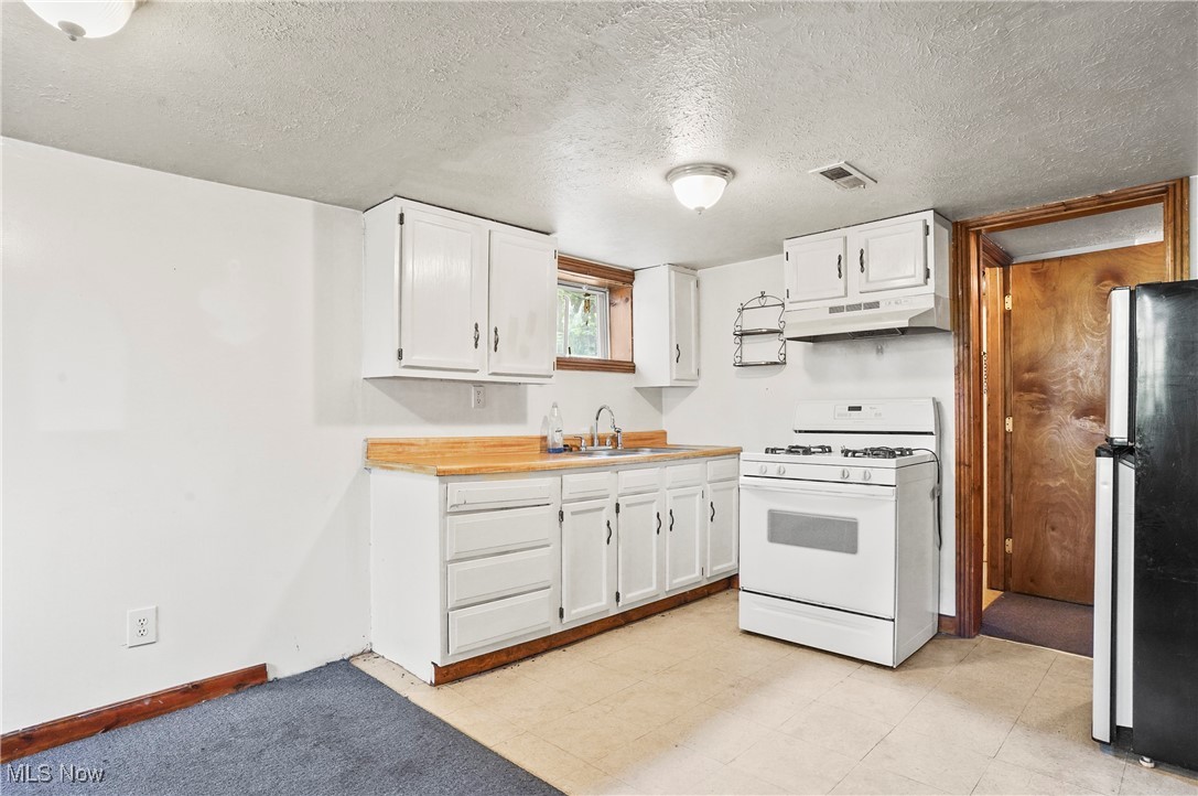 802 Portage Lakes Drive Akron OH 44319