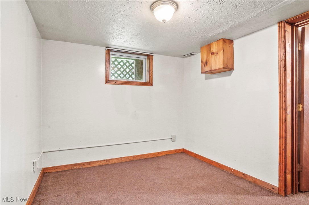 802 Portage Lakes Drive Akron OH 44319